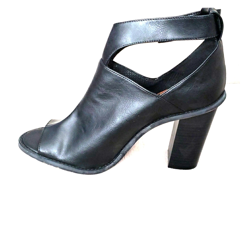 Crown Vintage Black Booties